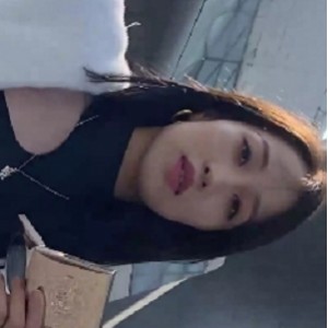 御姐运动紧身短裤翘臀长腿美女