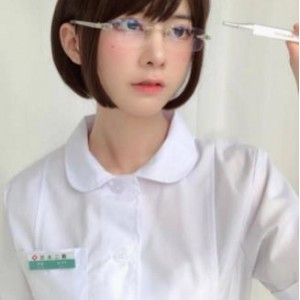 有尺度cos微博网红《眼酱大魔王w》Twitter上班前绝版合集