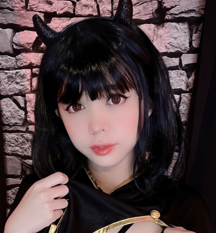 承认自己是只因的onlyfans网红《绯红小猫kittyxkum》6月新作