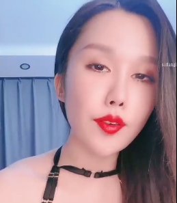 半糖顶流《尼尼子》街拍收费秀直播回放全部作品集