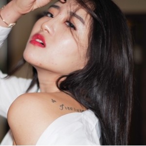 国产嫩模《妖妖》2018.03.24私人订制