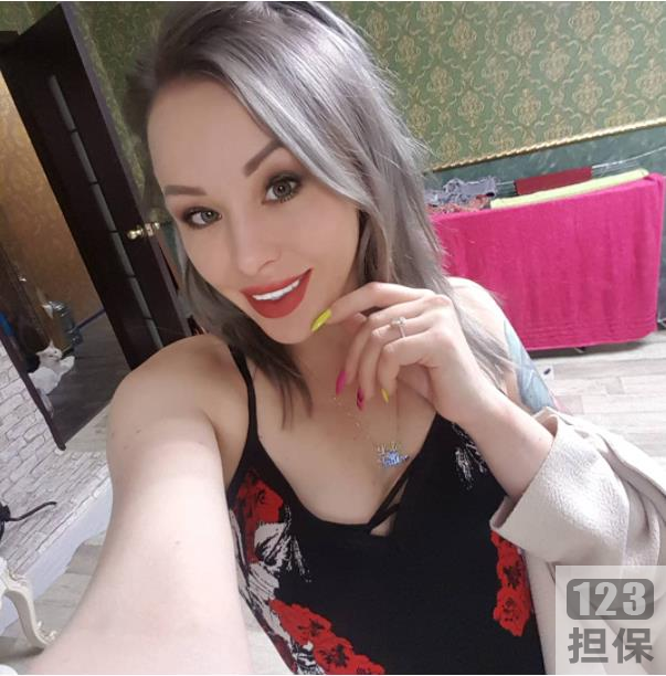 精选欧美小姐姐《MissAlice》作品