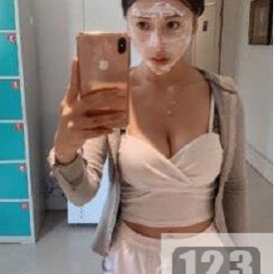 精选超高颜值身材的快手于欣柔热爱生活（你的女友安小希）