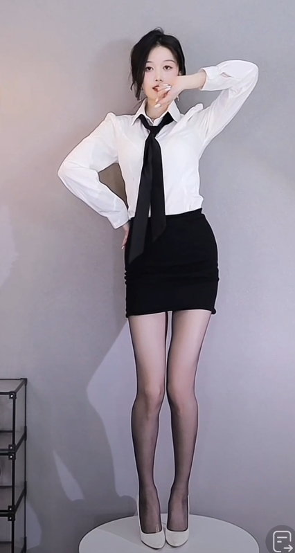 张昔由最新群舞蹈视频12V714M震撼抖音男友视角