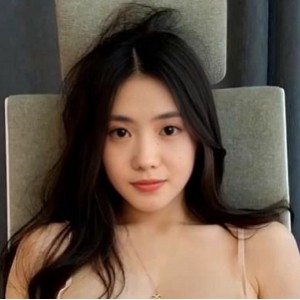 刘浩存热舞视频：小姐姐秒人眼神，粉丝福利姬必看