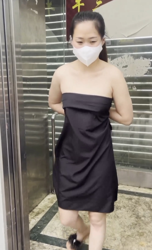 推特户外展示小小星最新合集90V9G,精彩收藏
