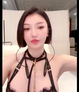 快手福利小巫婆最新合集12V3.6G,颜值身材道具秀