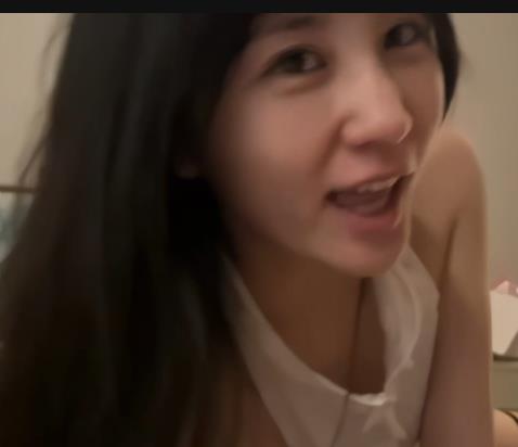 清纯反差婊棒棒糖热舞合集1V692M,办公室自拍