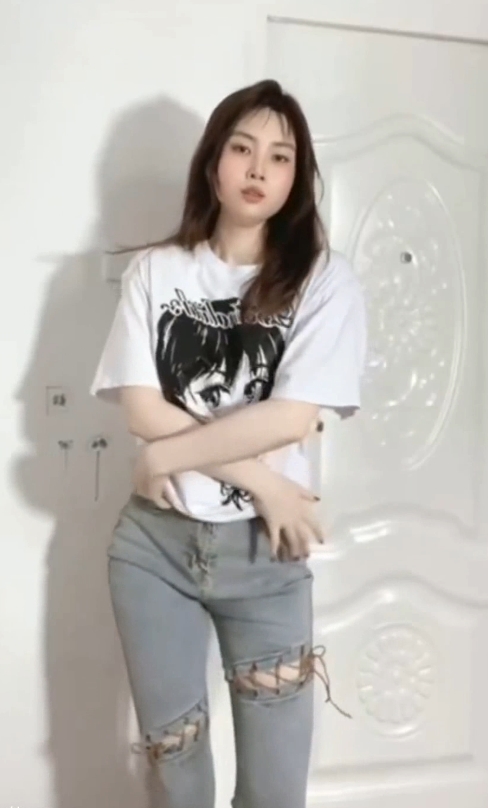 抖音甜美甜子兔哟最新合集6V1.77G，暖暖风格，收藏173