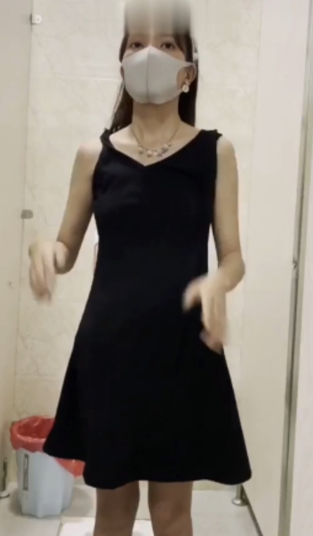 户外互动合集『爱吃菠萝』最新打包73V8G，商场餐厅公园边玩边做