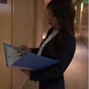 秀人顶级剧情周于希第一视角女神被强1V，剧情丰富