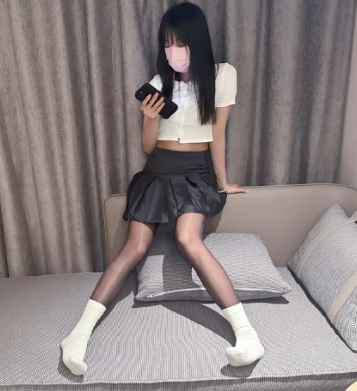 91拆二代富二代黑丝CC最新合集240V52.7G，百度收藏