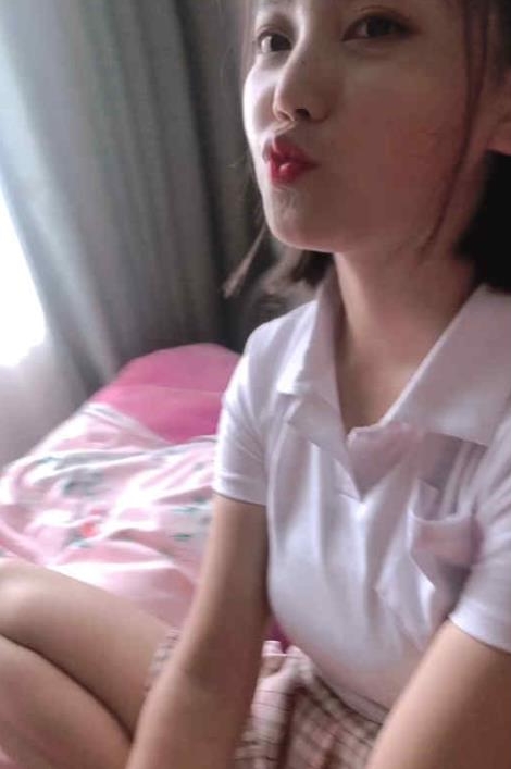 网红女友依云最新合集1VXXG，82社区精彩回顾