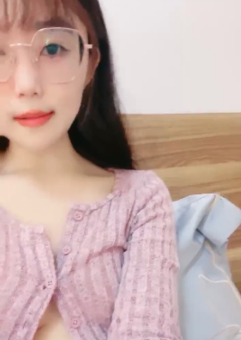 深夜玩物116V46G眼镜反差婊火箭服装诱惑合集