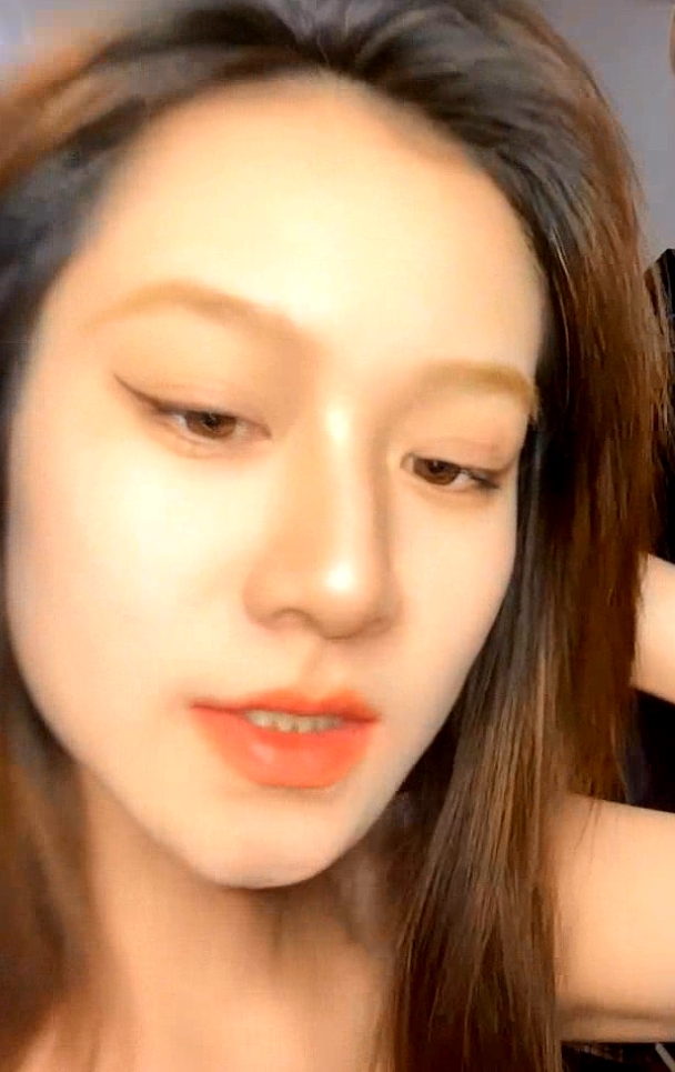 探花随拍媚娘1V黑丝高跟3.2G深夜呐喊