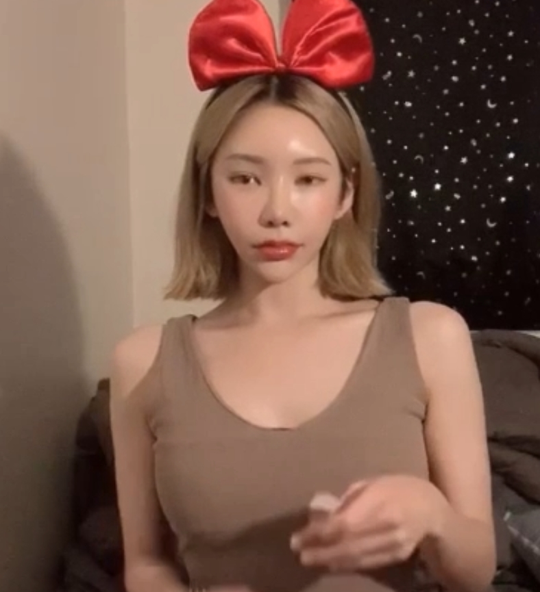 百度云TSmina0977短片合集24部6.2G短发唐一菲室内高清特写锁骨汗珠喘息入耳115盘TSmina0977精选24v6.2g赤脚踩毯足趾轻蜷侧身起伏腰窝颤动