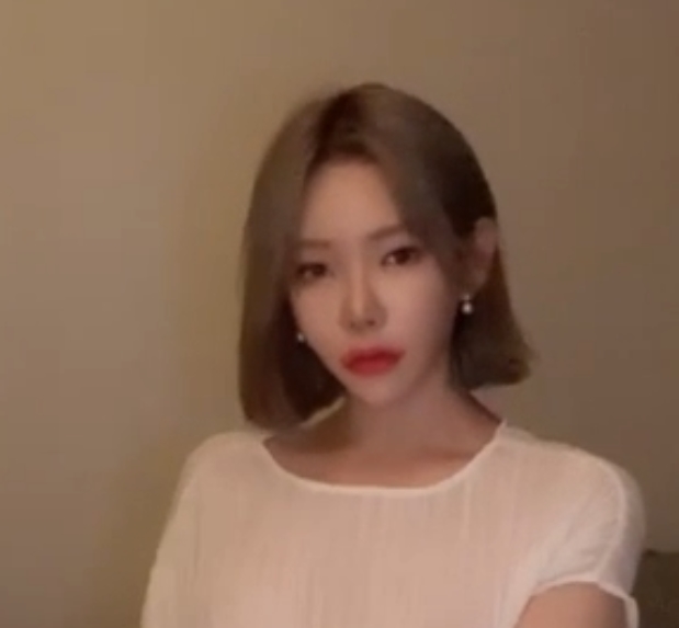 百度云TSmina0977短片合集24部6.2G短发唐一菲室内高清特写锁骨汗珠喘息入耳115盘TSmina0977精选24v6.2g赤脚踩毯足趾轻蜷侧身起伏腰窝颤动