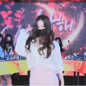 百度Jinricp女团脱衣热舞合集60部372.8G新增后台绑带视角含汗透薄纱撕扯