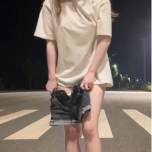 珍藏版洛淼淼定制展示合集13部活塞机福利2.3G