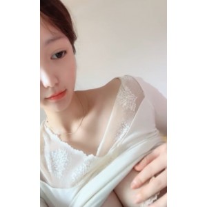 推特半糖顶级女神火辣视频1部1.21g