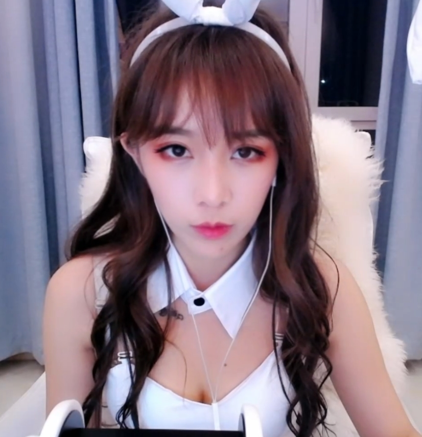 斗鱼丸子君辣眼睛热舞视频159部38.4G合集