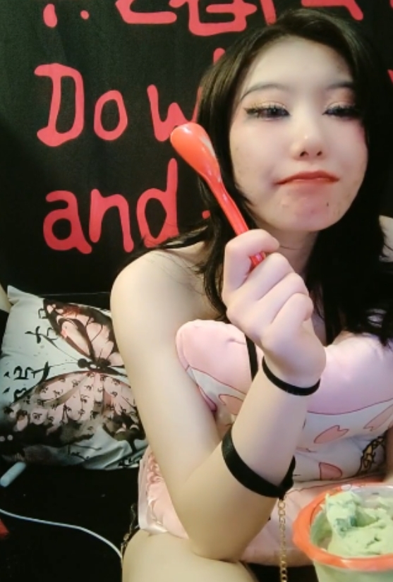 推特镜宝热舞视频200部147.8G优质