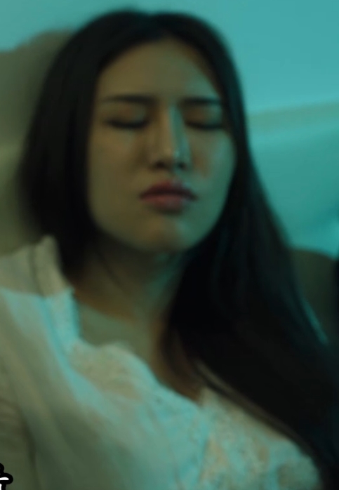 推特艾熙波涛汹涌自拍合辑51部32.6G大礼包