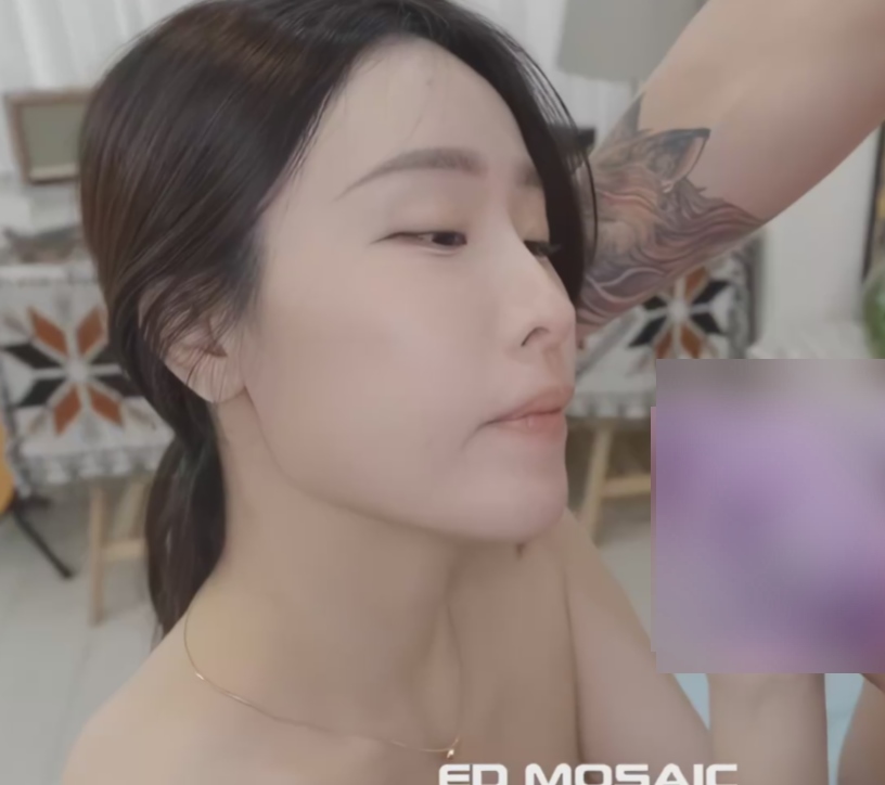 劲爆AiU老板娘合集10部1.5G网盘