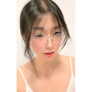 乐园清纯眼镜妹学生视频1部1090M太顶了