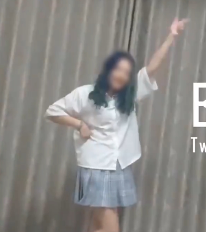 TikTok查小理野趣合集35V30.4G优质蜂腰