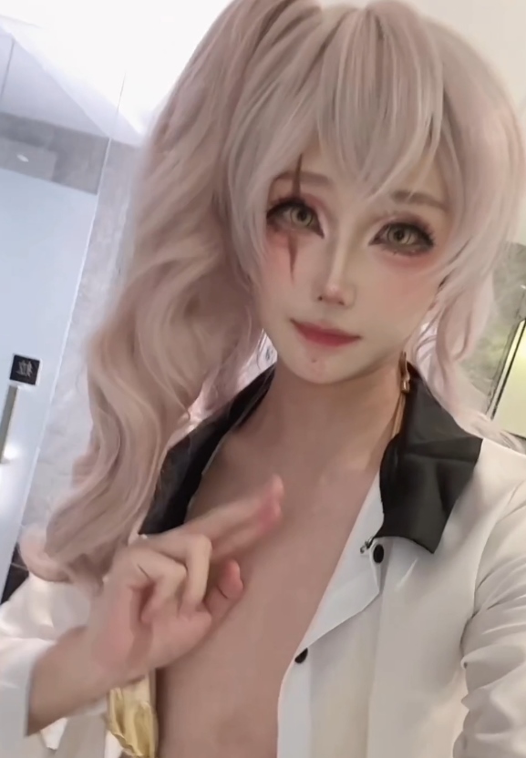 婉莹大王1部546MB圈内TSCOS太勾魂