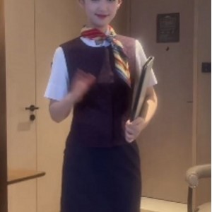 秀人唐安琪空姐剧情89P1V1.6G绝美身段