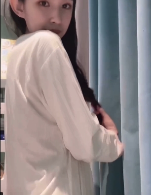 成都宋可等13位美女互动泄密143部4.4G馒头云集太炸裂