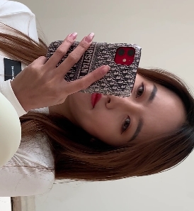 街拍蜜桃女神小雅紧身裤诱惑单部8.17G极致曲线