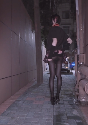 推特伪娘xixiyaxixi曦曦T恤JK裙1部新片266MB娇俏