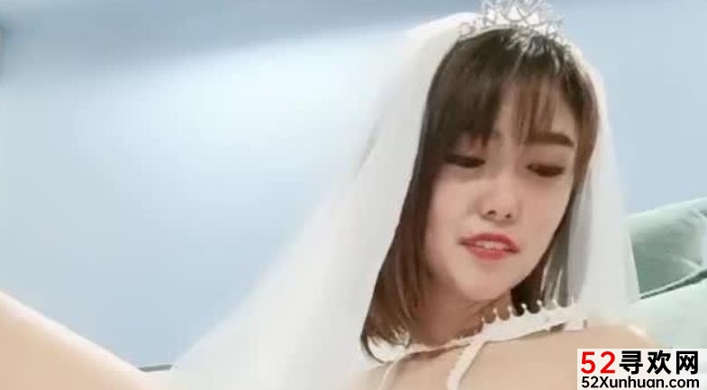 小妲己给你一口甜甜与沙滩上的贝壳撞衫婚纱视频2部2.5G反差大